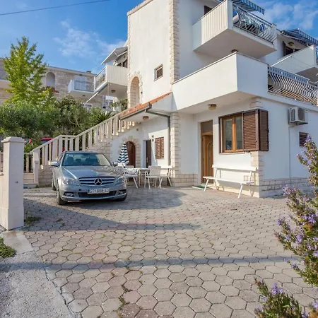Apartment Slatine 13298f