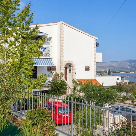 Slatine 13298f Appartement Trogir