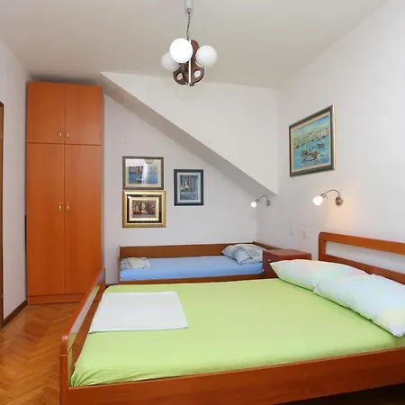 Slatine 13298f Appartement Trogir
